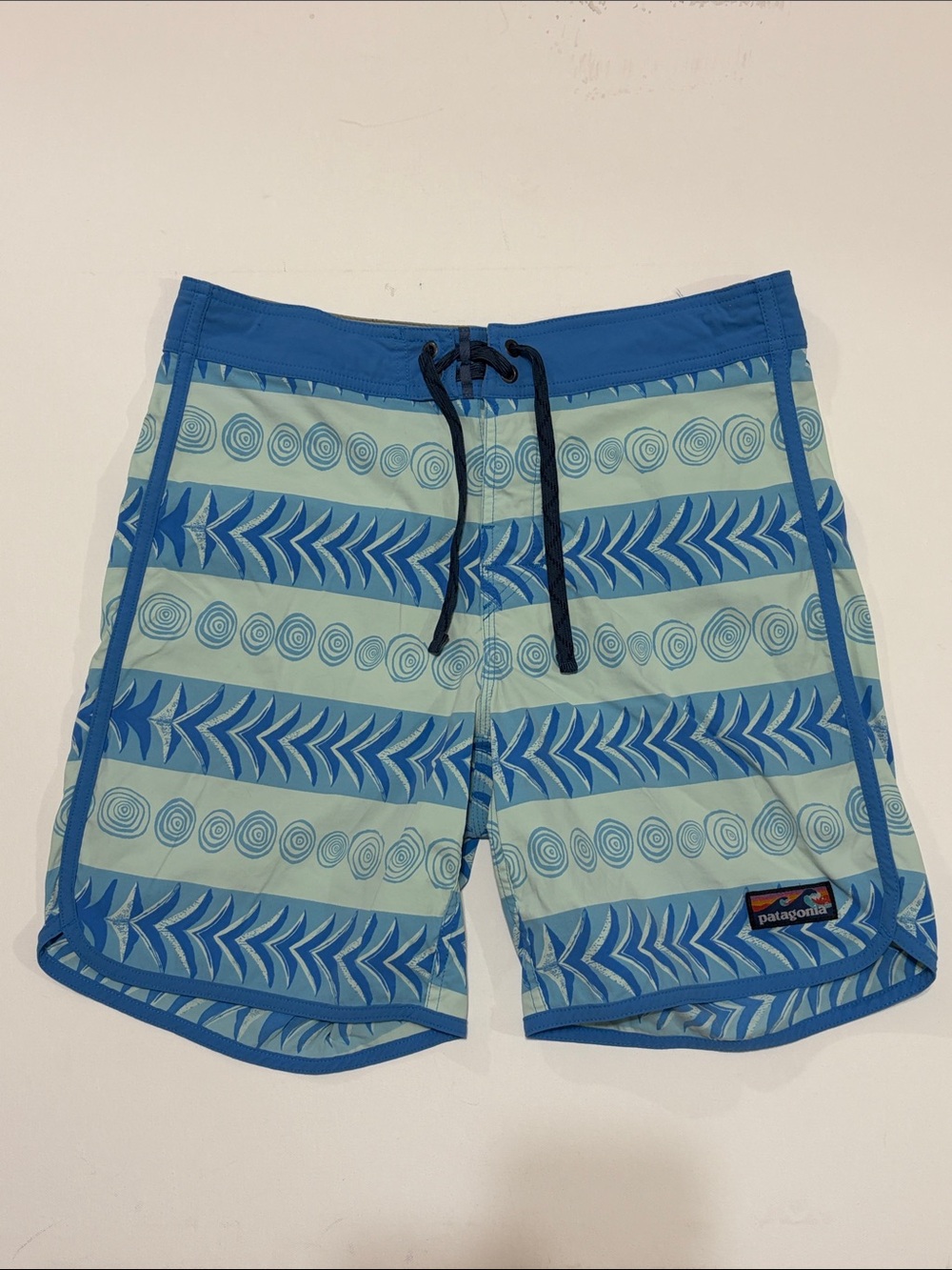 Patagonia Wavefarer Board Shorts Blue Print Swim Trunks STY86731 SP19